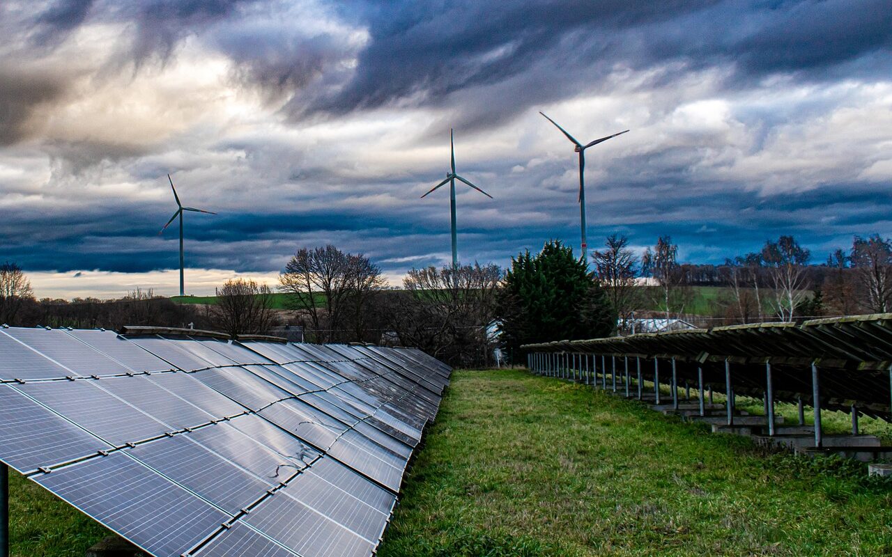 découvrez l'importance de l'entretien des panneaux photovoltaïques pour optimiser leur performance et prolonger leur durée de vie. apprenez les meilleures pratiques de maintenance pour garantir une production d'énergie solaire efficace et durable.