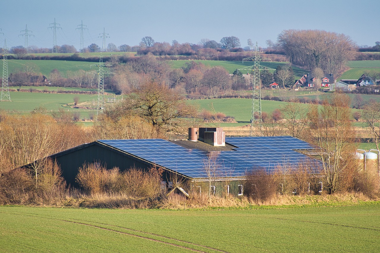 découvrez les avantages de l'énergie photovoltaïque : une solution durable pour produire votre propre électricité, réduire vos factures et contribuer à la protection de l'environnement.